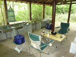 炊事棟を占拠 炊事棟を占拠