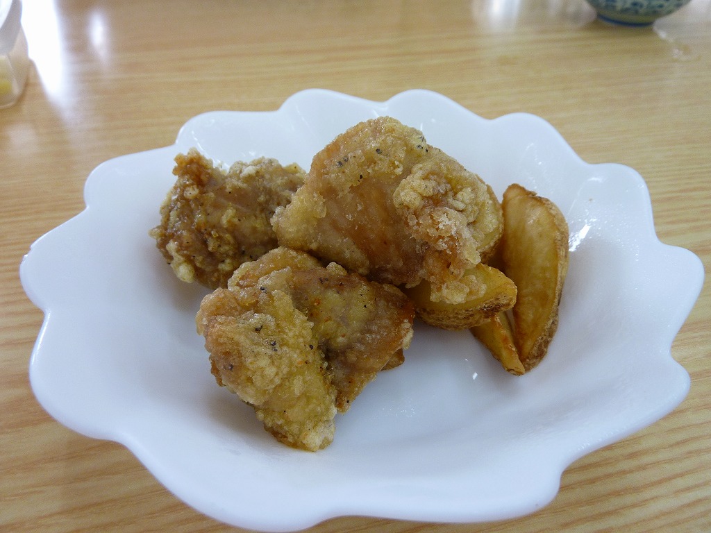つるや食堂の唐揚げ