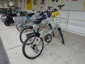 スーパーに停めた自転車
