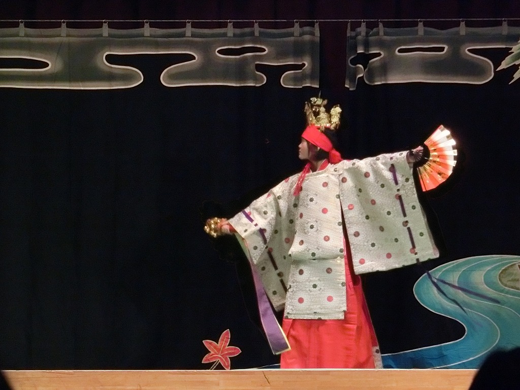 さざんか祭りの神楽_3_20131102