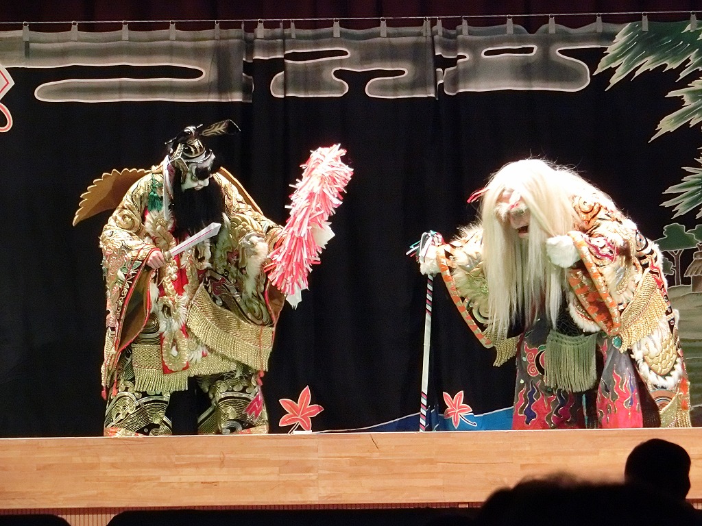 さざんか祭りの神楽_8_20131102