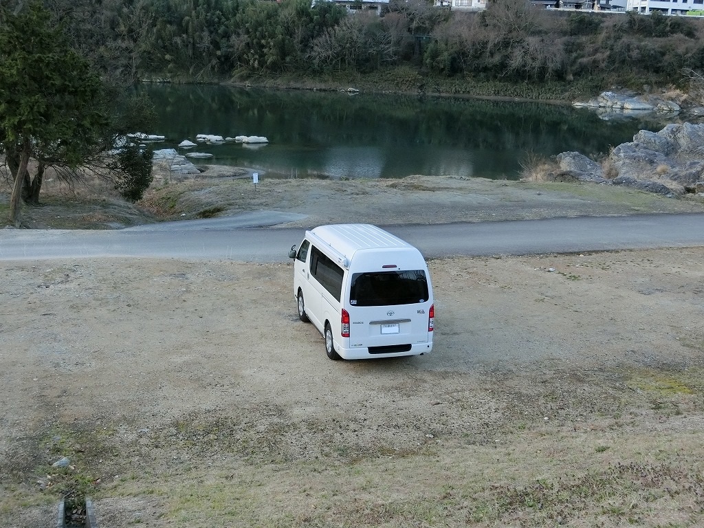 美濃田の淵キャンプ場にキャンピングカー_20170219